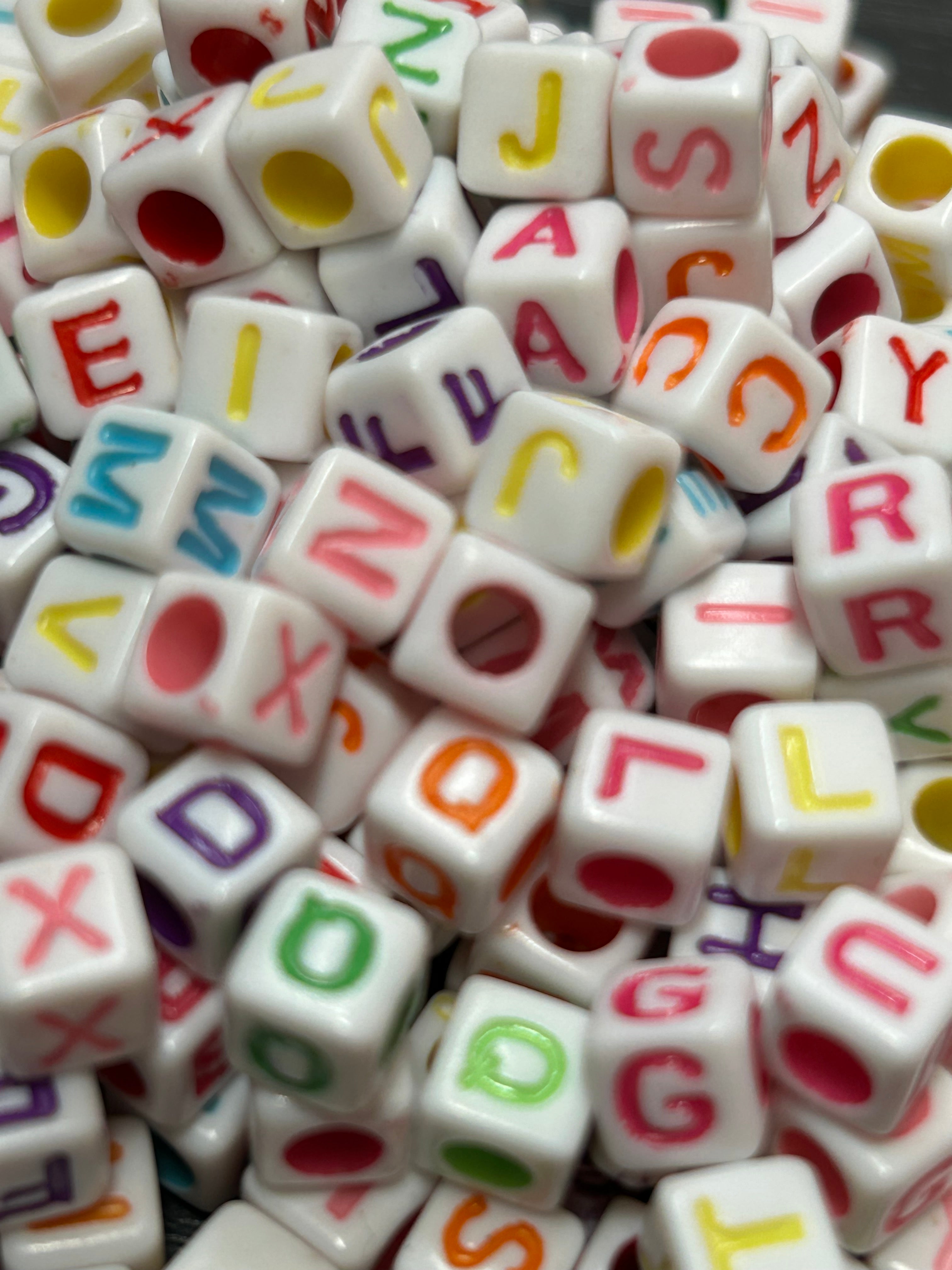 Letras cuadradas de colores