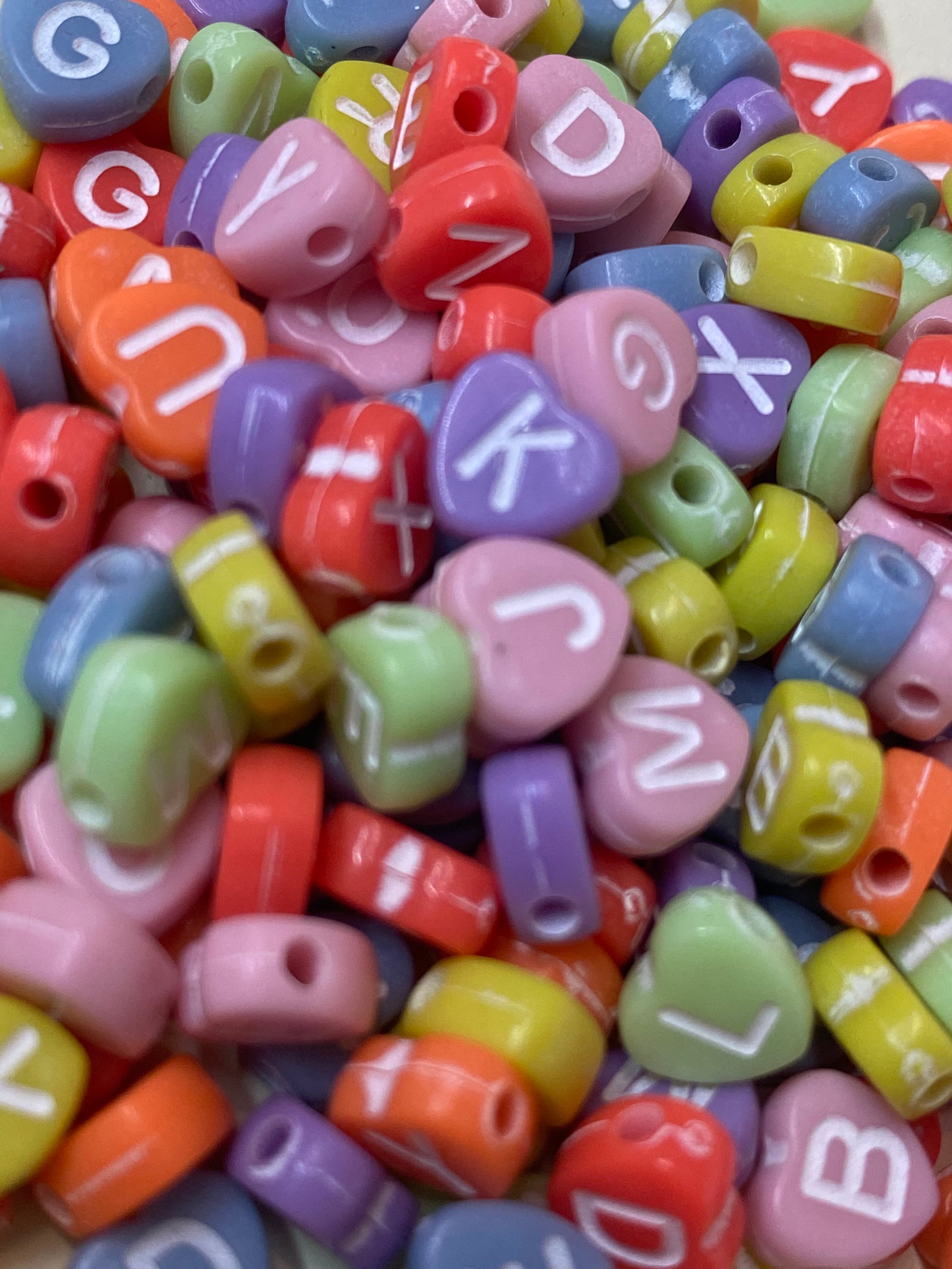 Cuentas de letras con forma de corazón